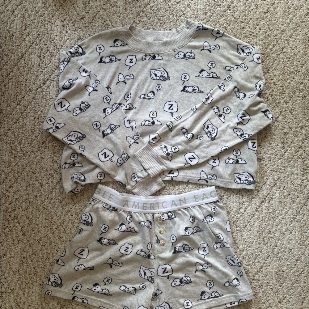 American Eagle Outfitters Pajama Set - snoopy